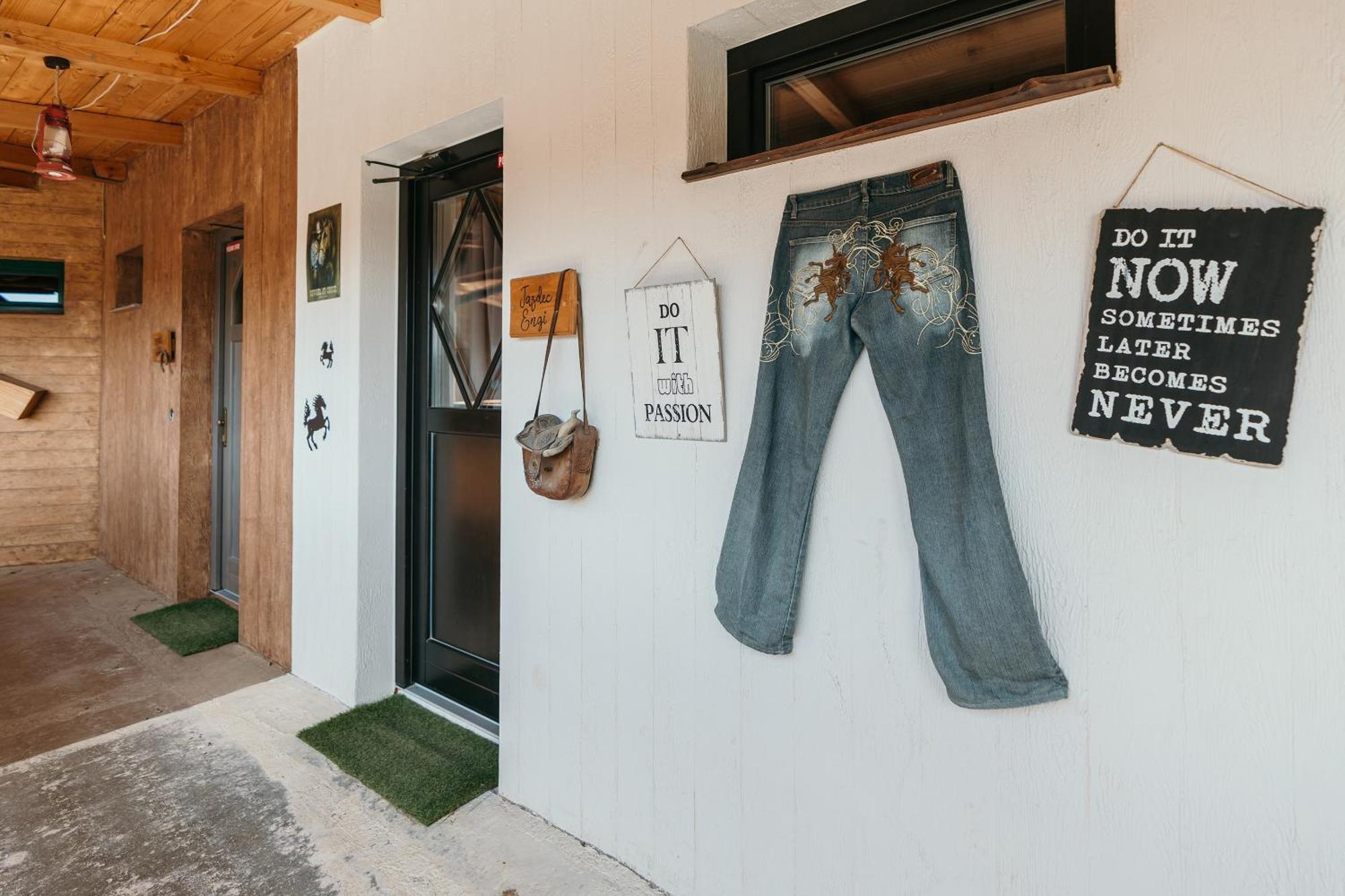 Ranch 13 - Western A Kone Nemšová Habitación foto